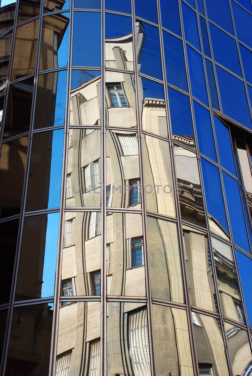 urban building reflection by simply