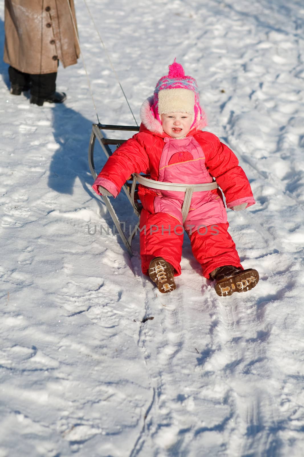 child and Sledges