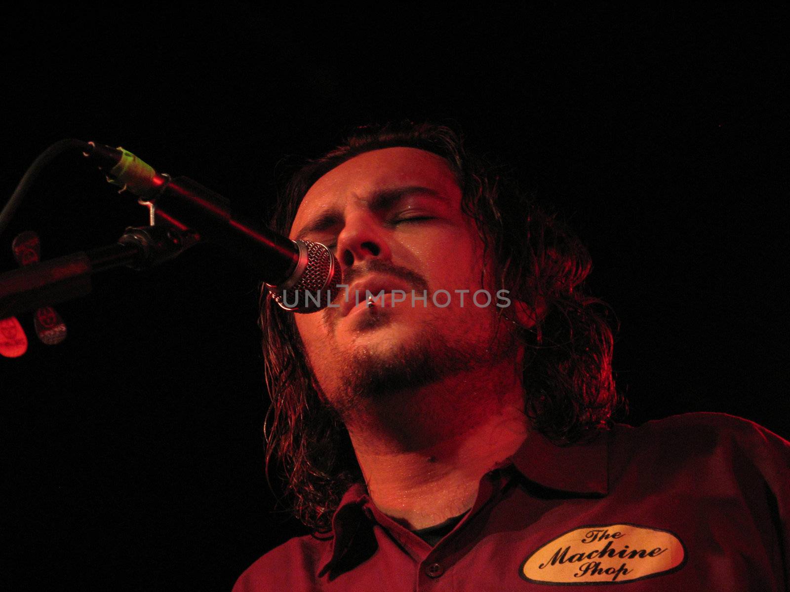 shaun morgan of seether playing in england