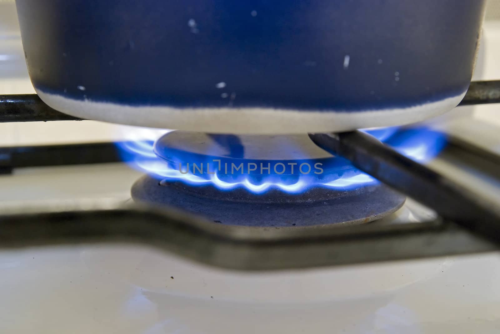 Gas hob with a pan boiling water