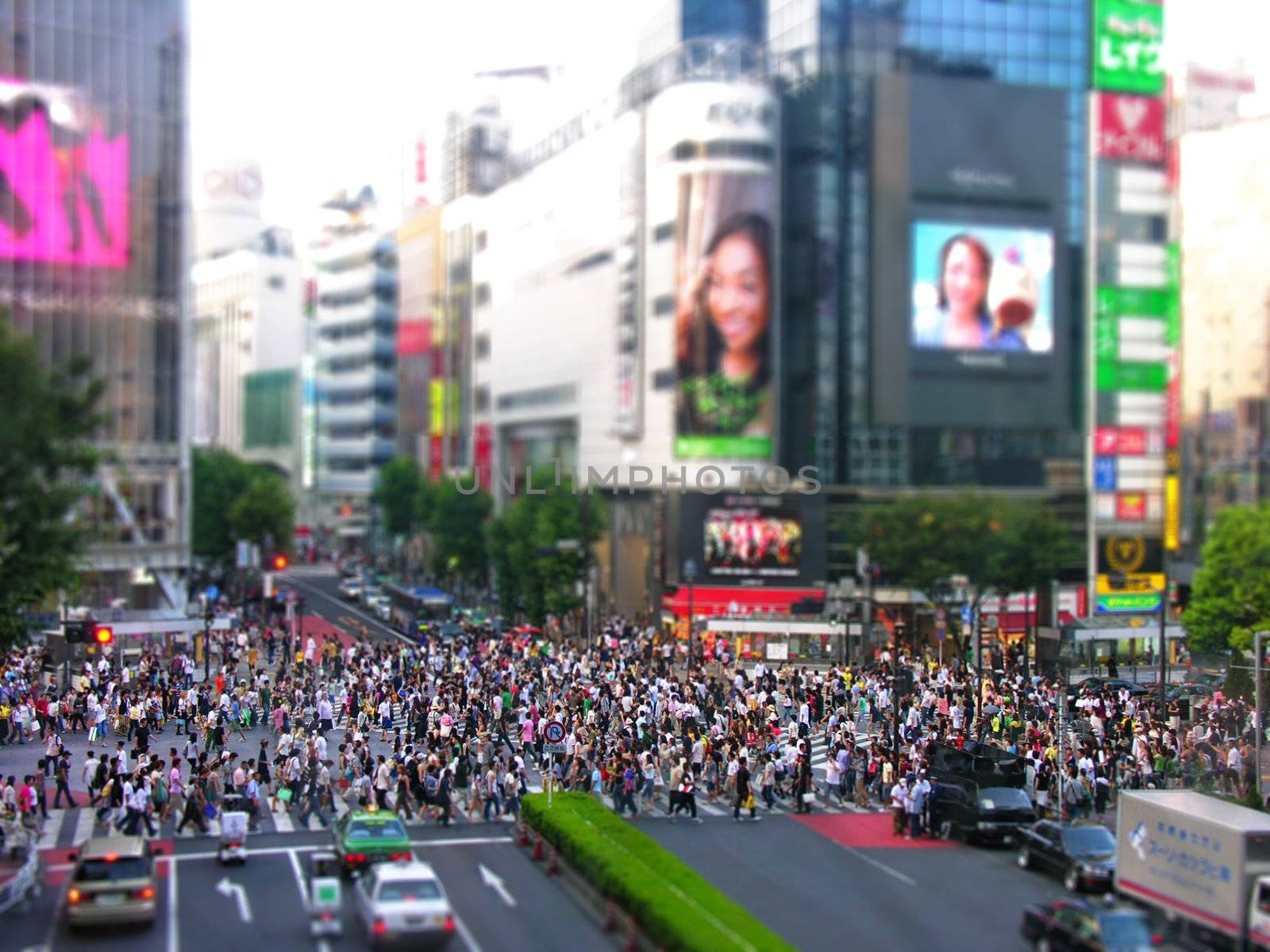 Crowded pedestrian crossing in the middle of tokyo city