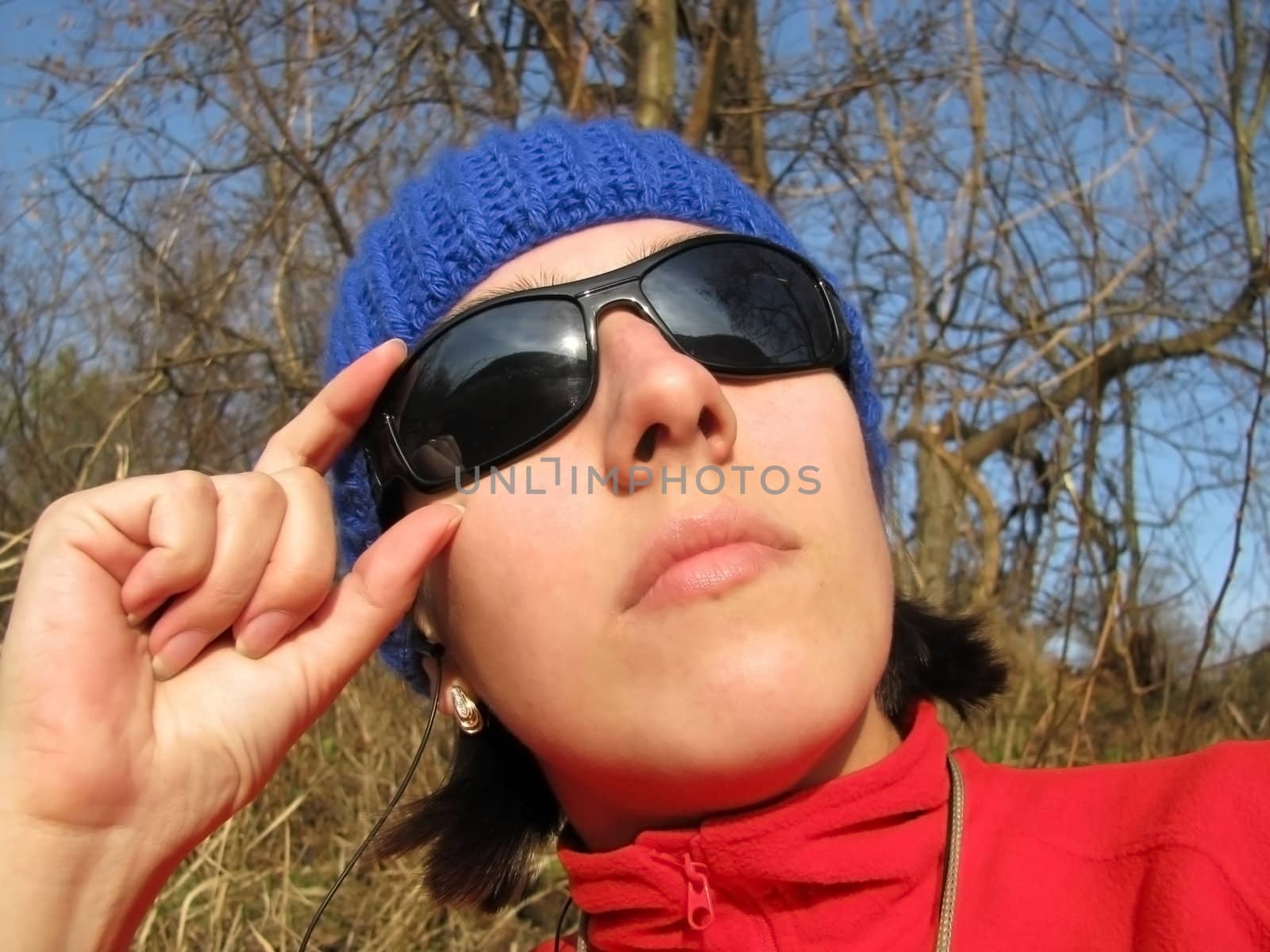 Girl in sunglasseses by Viktoha