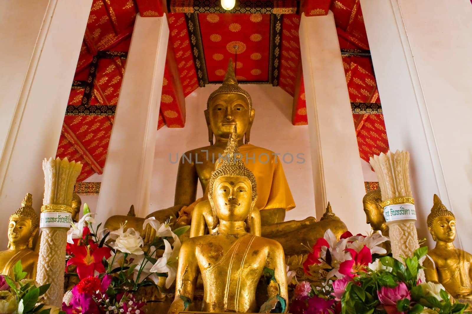 Images of Buddha in Wat Arun