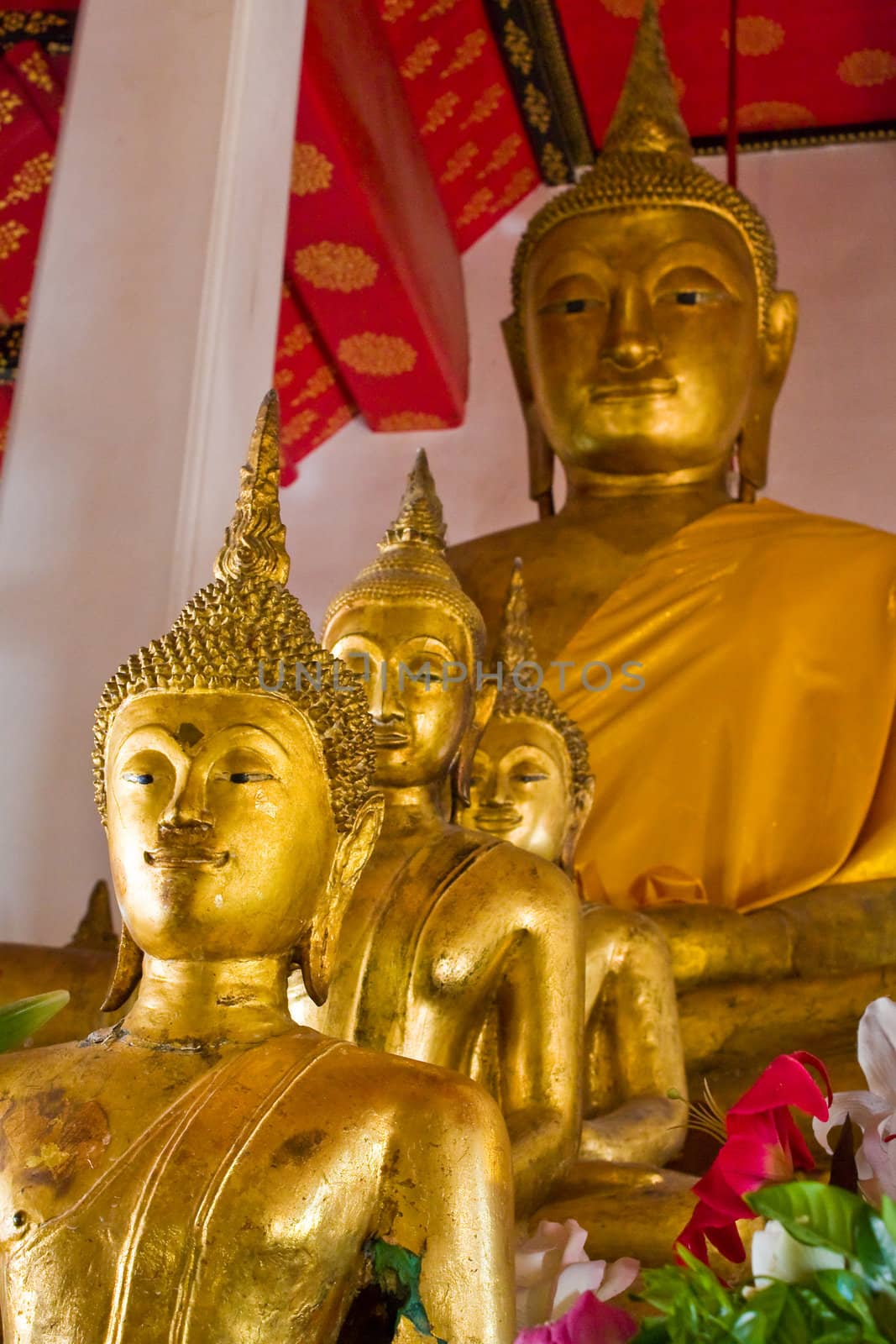 Images of Buddha in Wat Arun