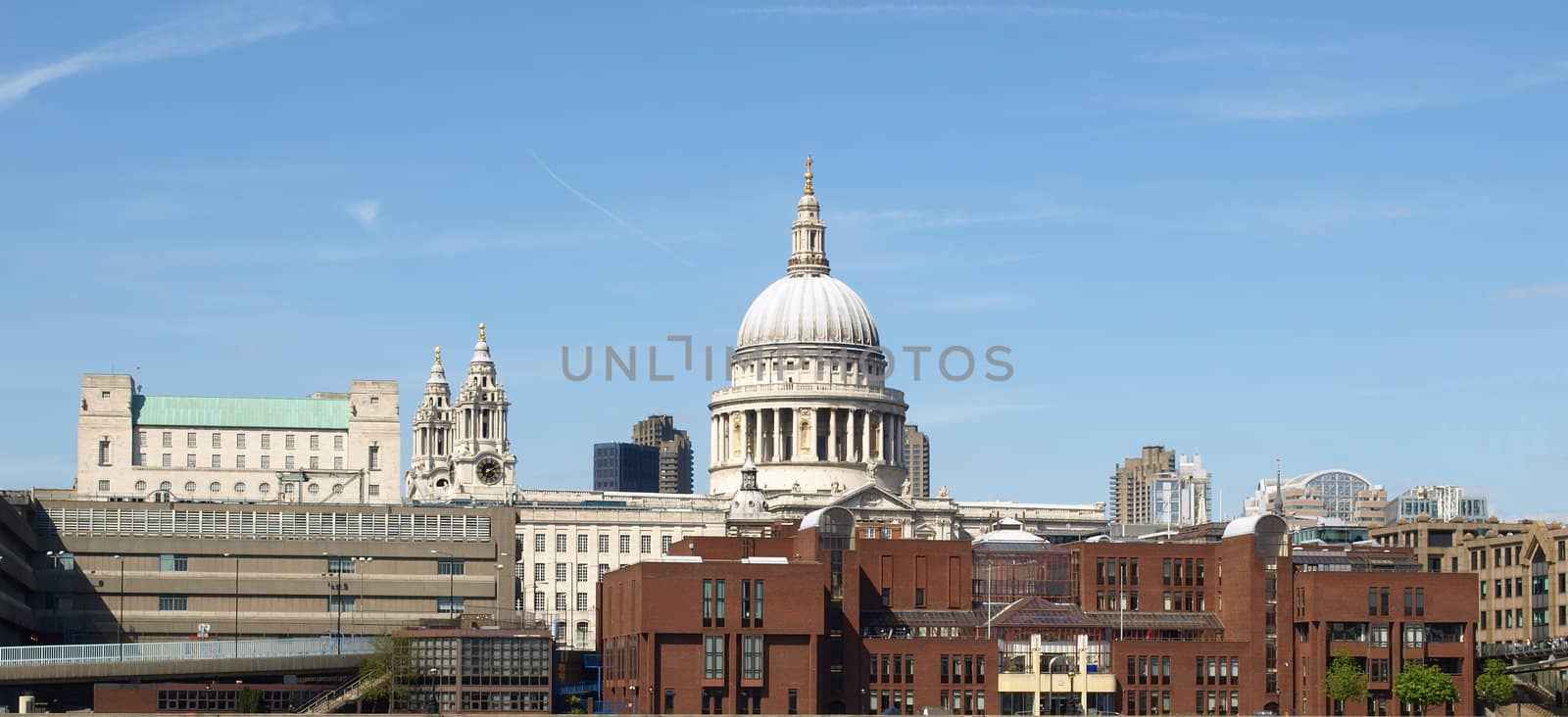 St Paul Cathedral, London by claudiodivizia