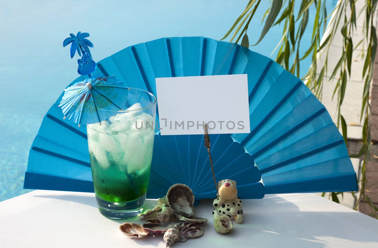 Iced drinks Placed on board in private pools.