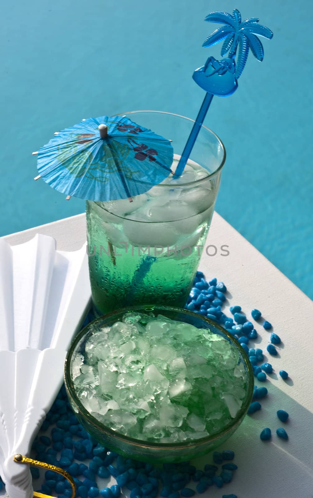 Iced drinks Placed on board in private pools.