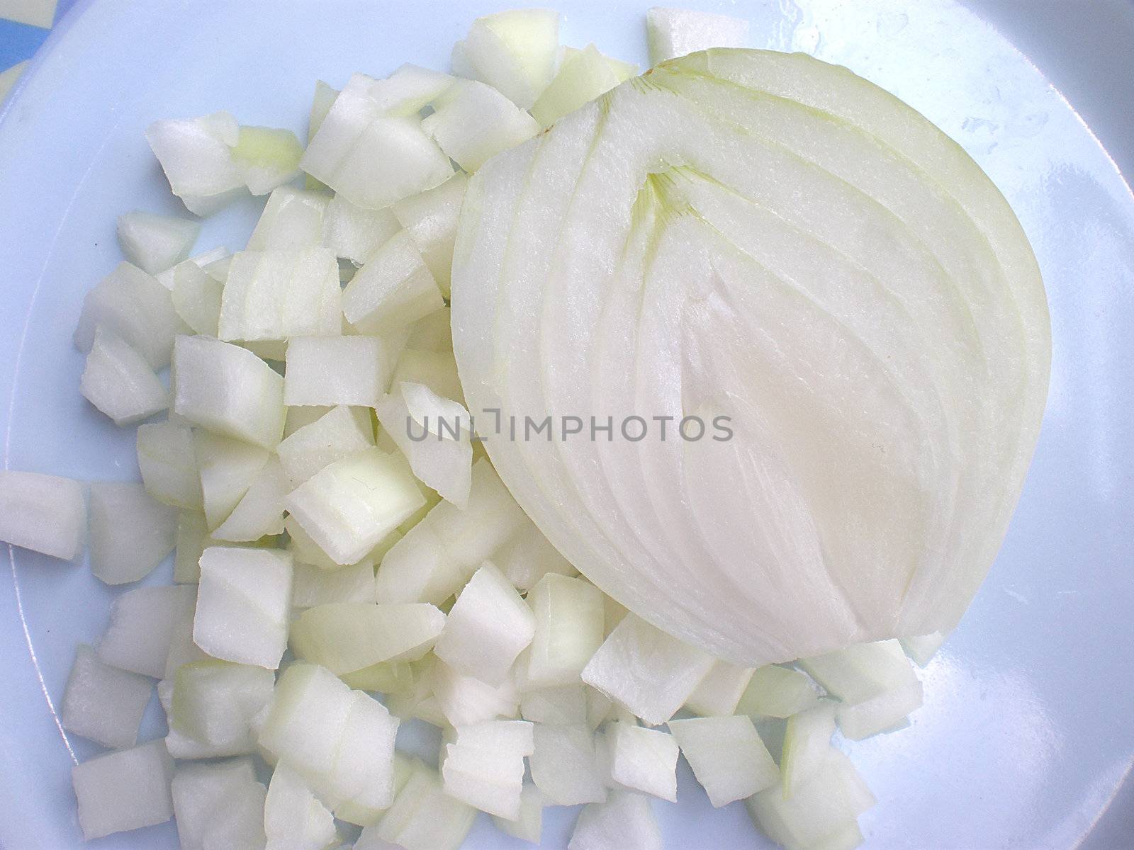 cut onion in a plate