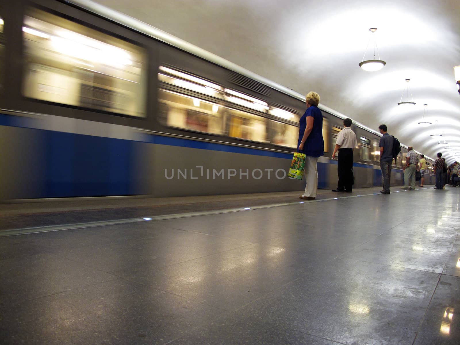 Metro by Alenmax