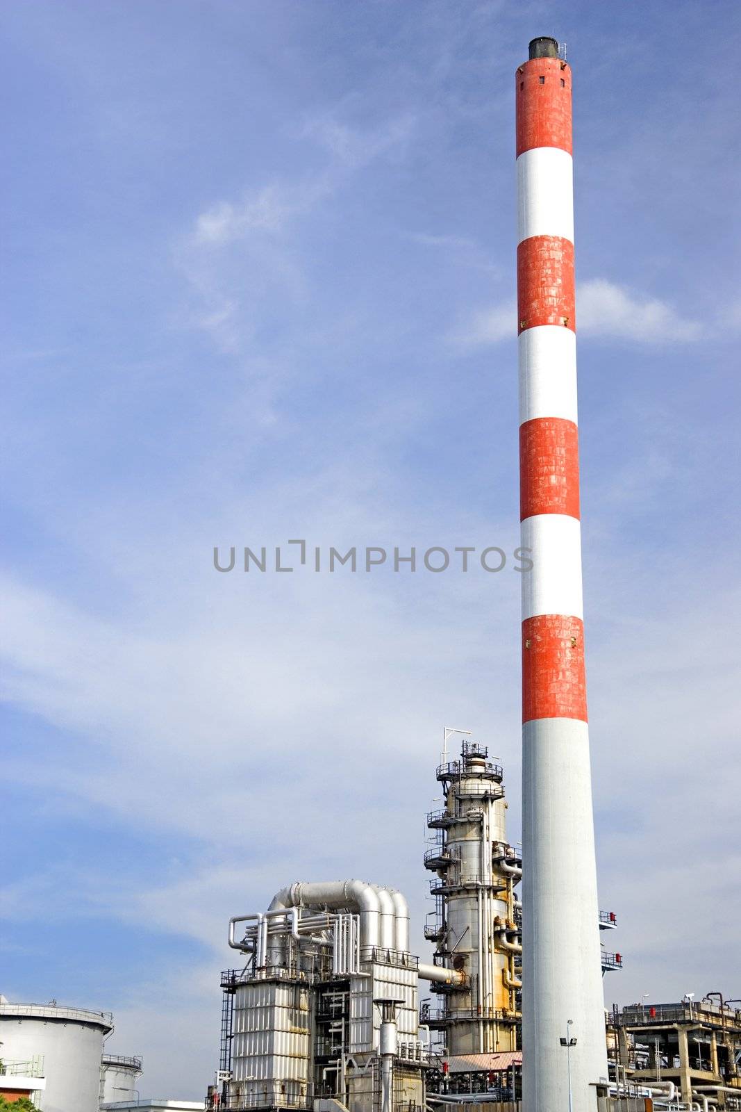 Oil Refinery by shariffc