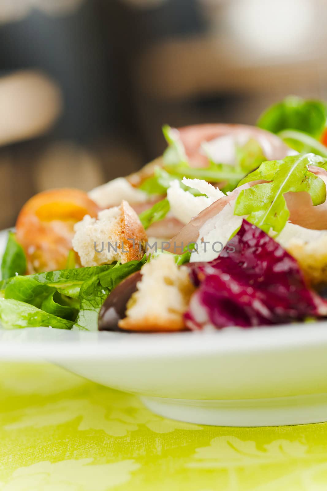 Side salad with lettuce and tomatoes