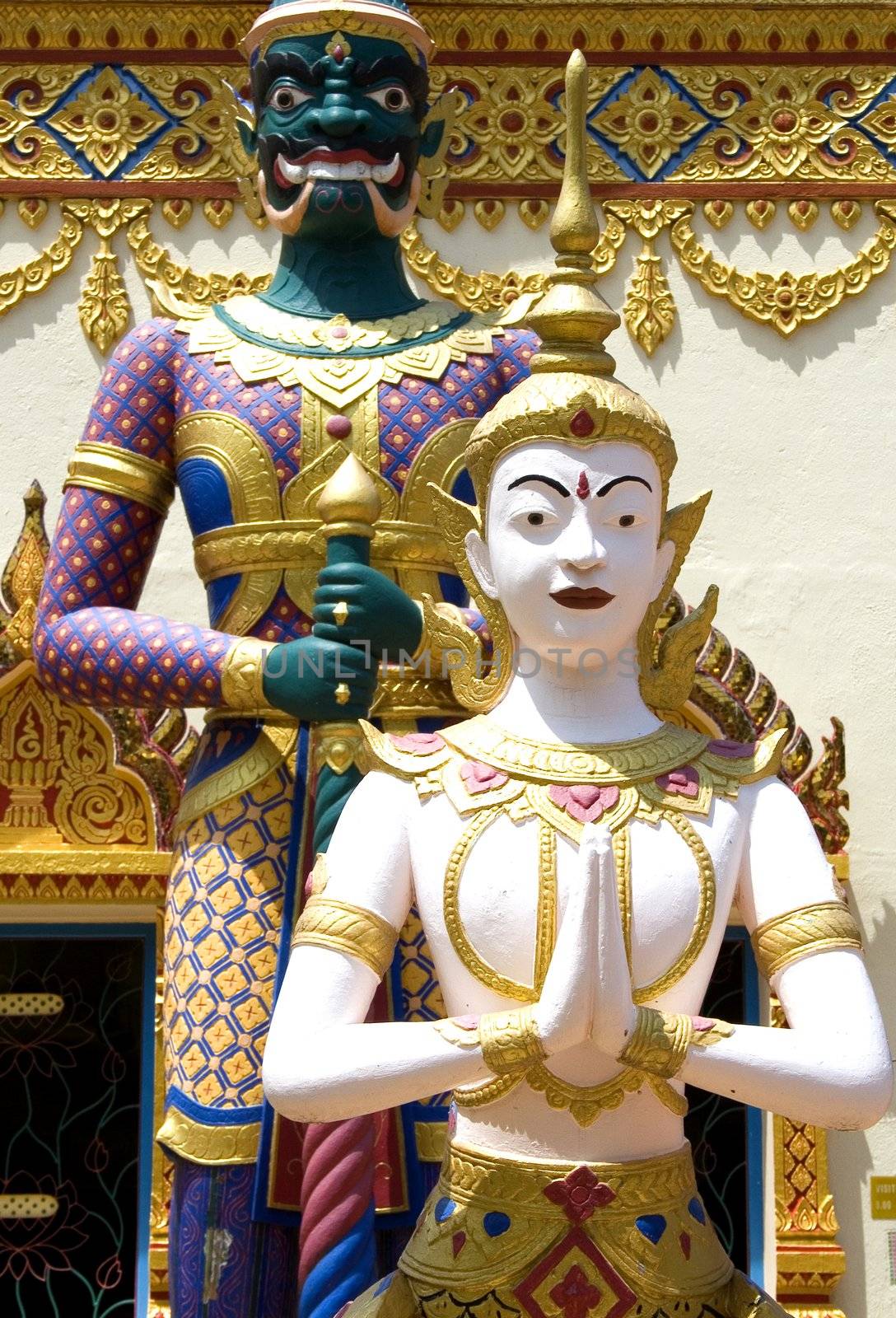 Image of a Thai Buddhist temple.