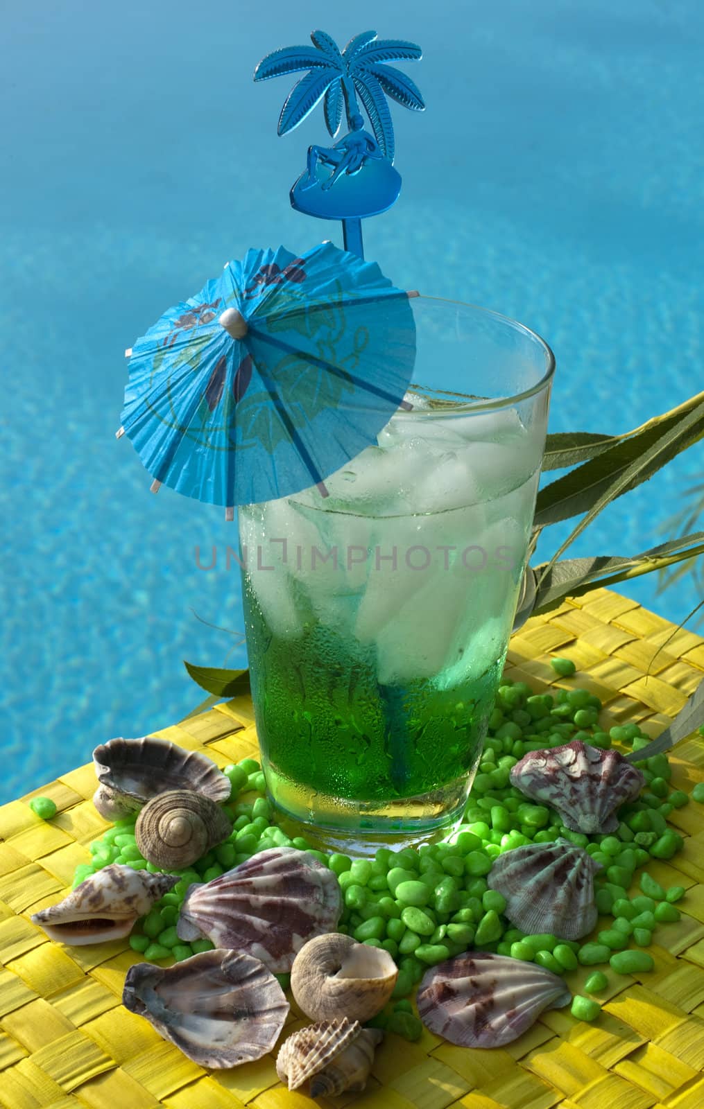 Iced drinks Placed on board in private pools.