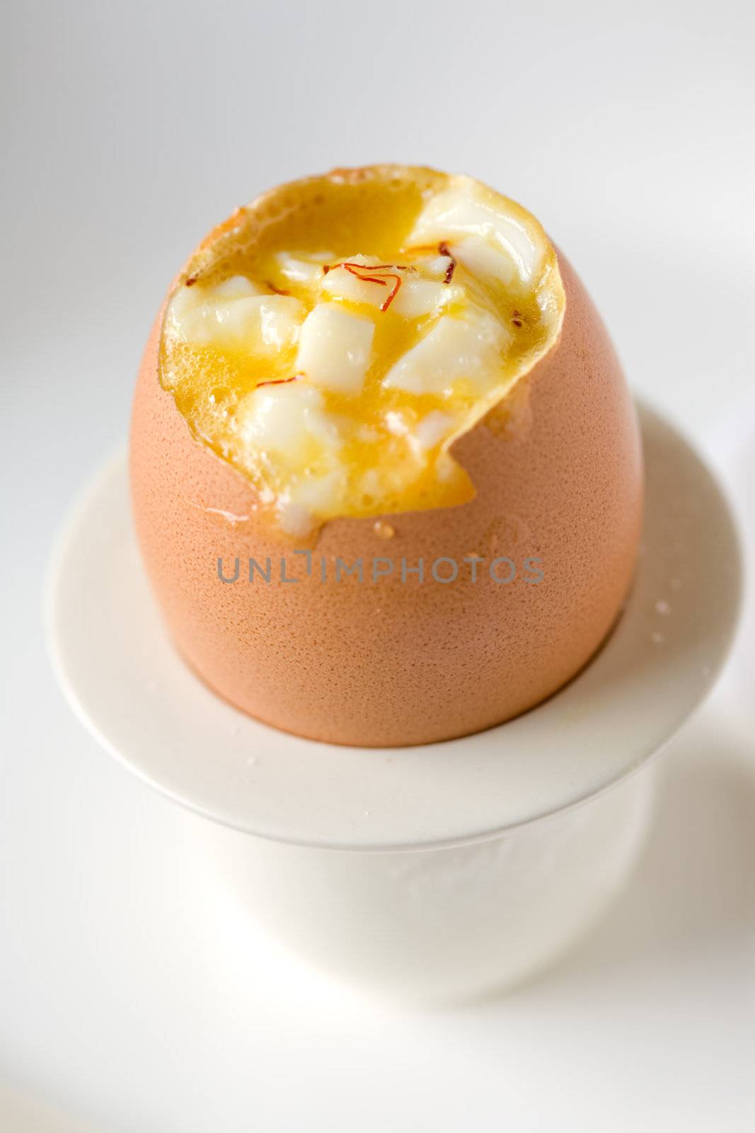 Safraan egg by Fotosmurf