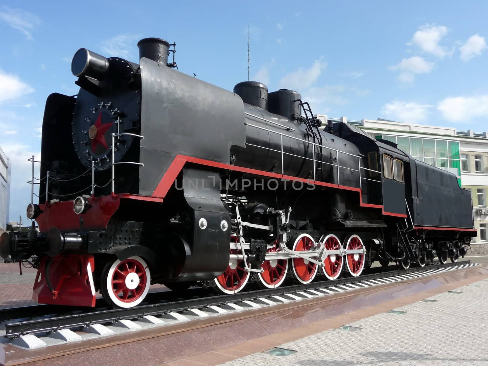 Black locomotive by tomatto