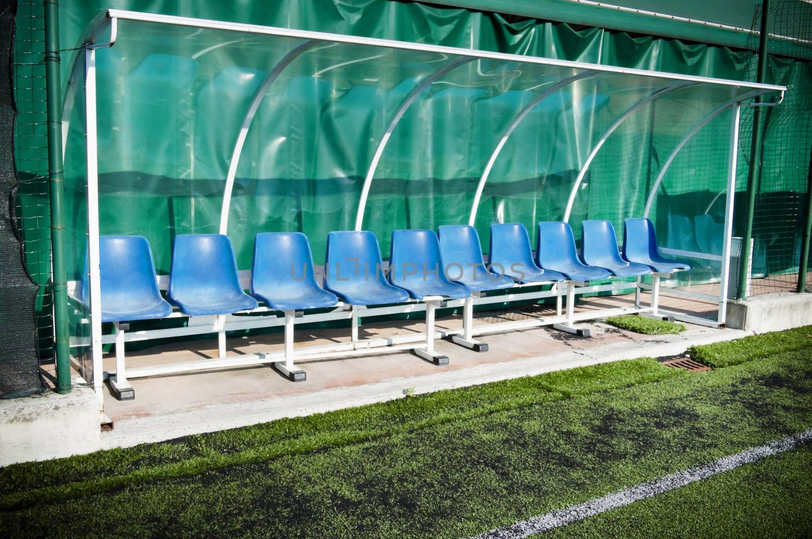  Coach benches by rigamondis