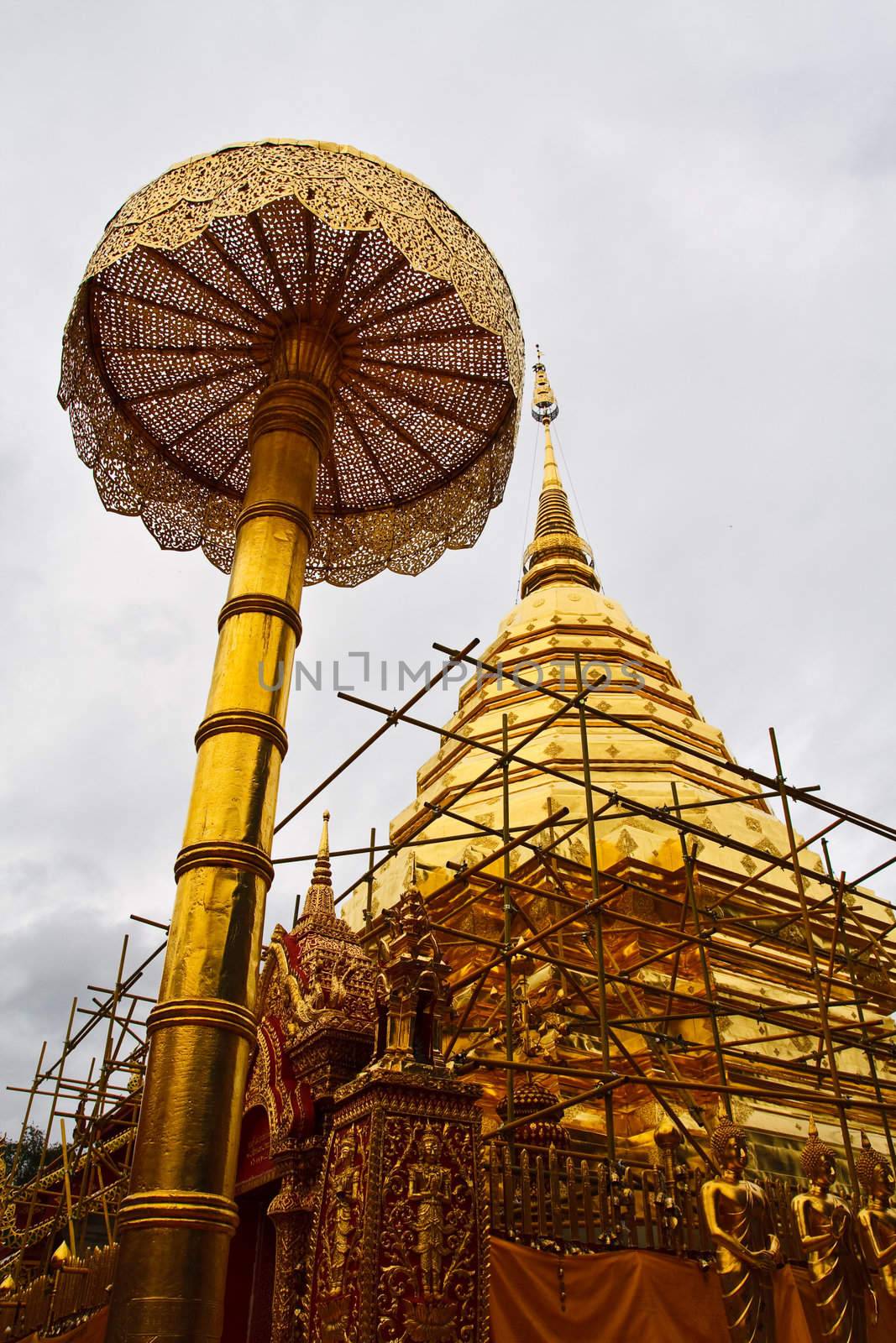 Golden pagoda of Wat Doi Suthep by criminalatt