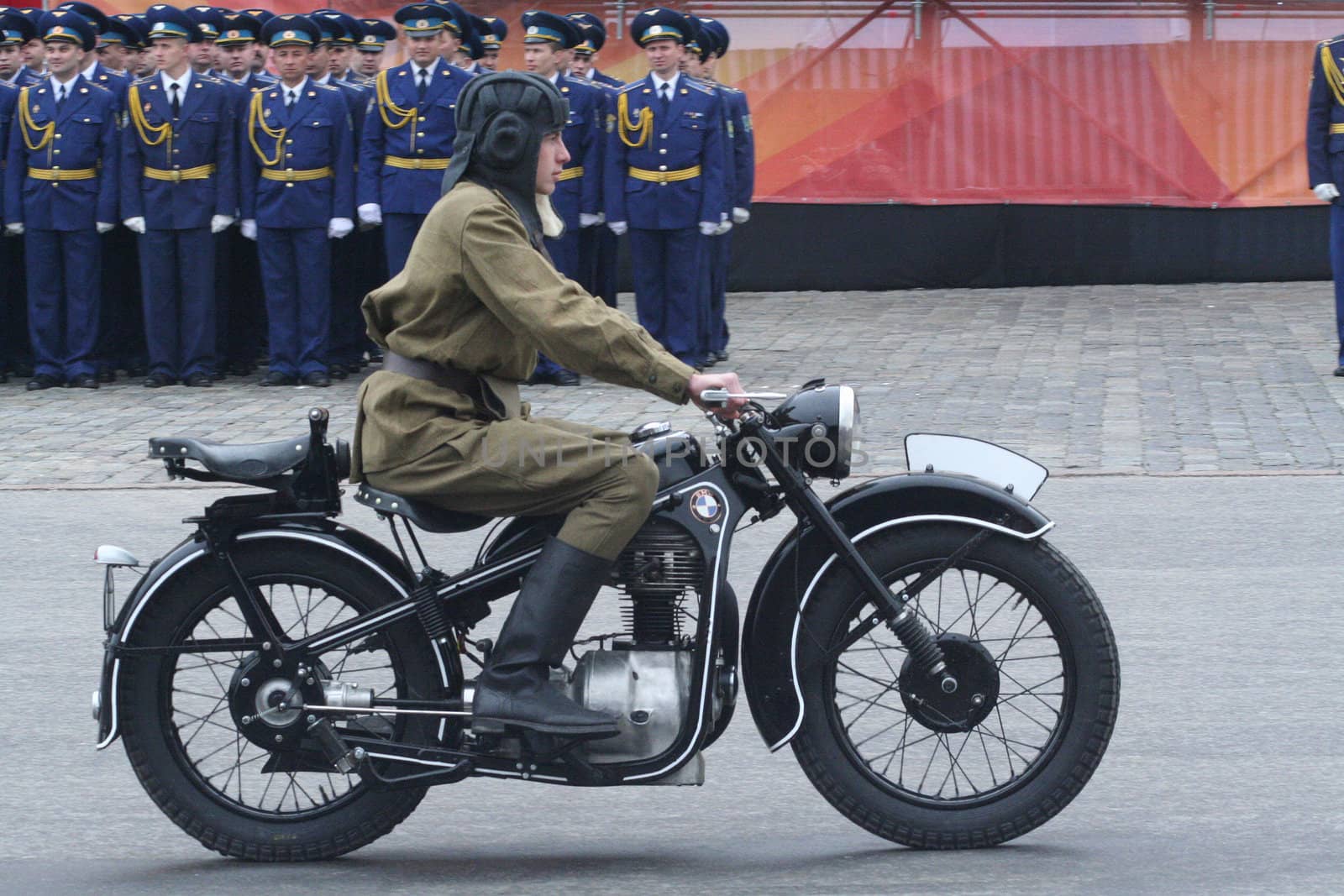 Retro military parade in Kharkov on the area of Freedom Ukraine 09 05 2008
