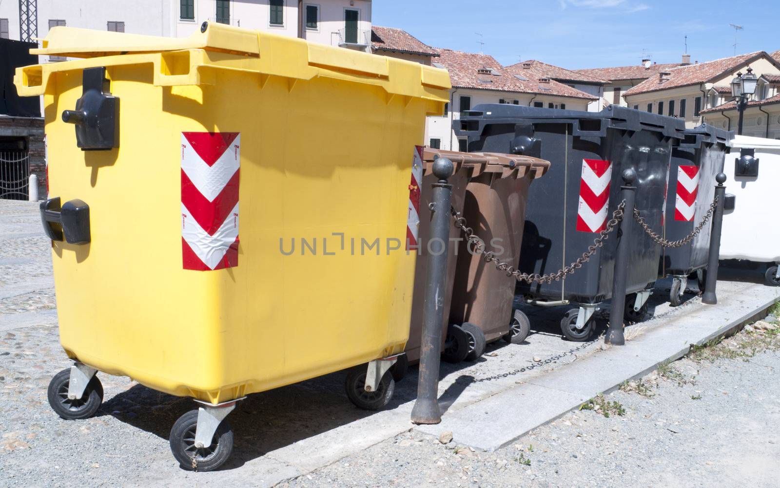 municipal rubbish collector for paper and humid