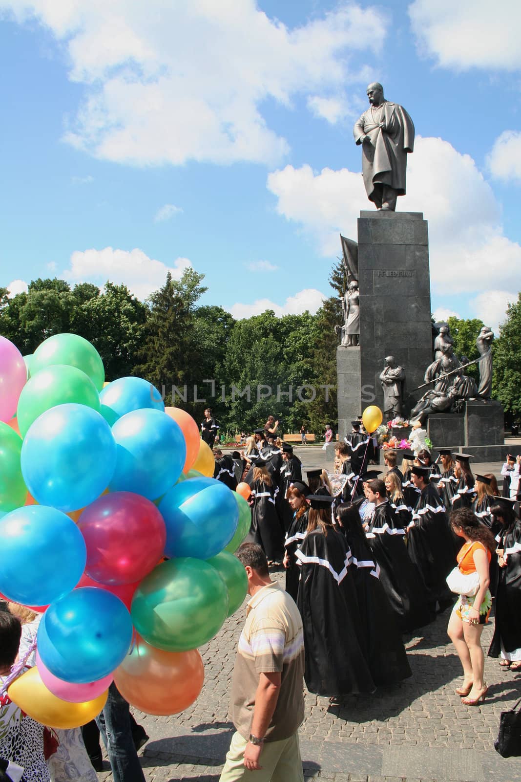 Graduates students of the Kharkov university at monument Taras Shevchenko Ukraine Kharkov 04072006