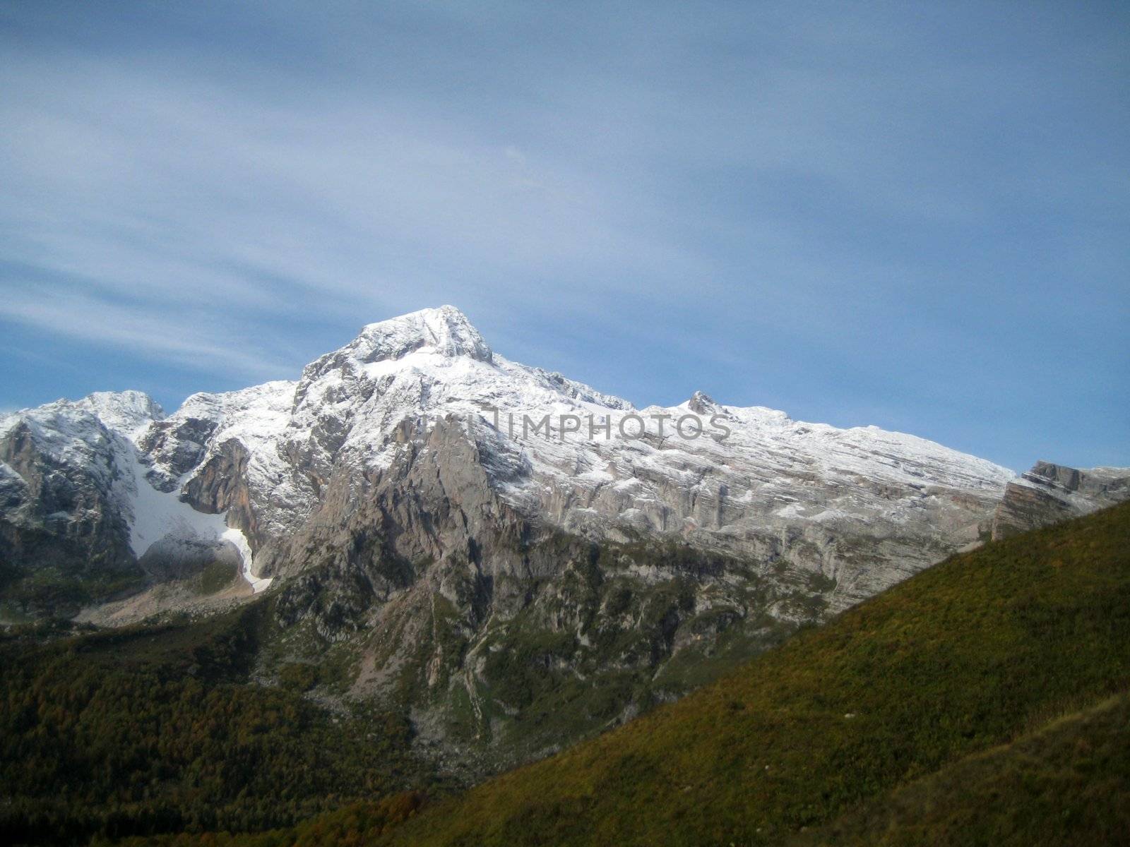 Mountains, caucasus, rocks, a relief, a landscape, wood, the nature, a panorama, a landscape, a ridge, top, breed, the sky, reserve, a pattern, a background, a kind, a structure, trees, a slope, peak, beauty, bright, a file, clouds, snow, a glacier, greens, autumn