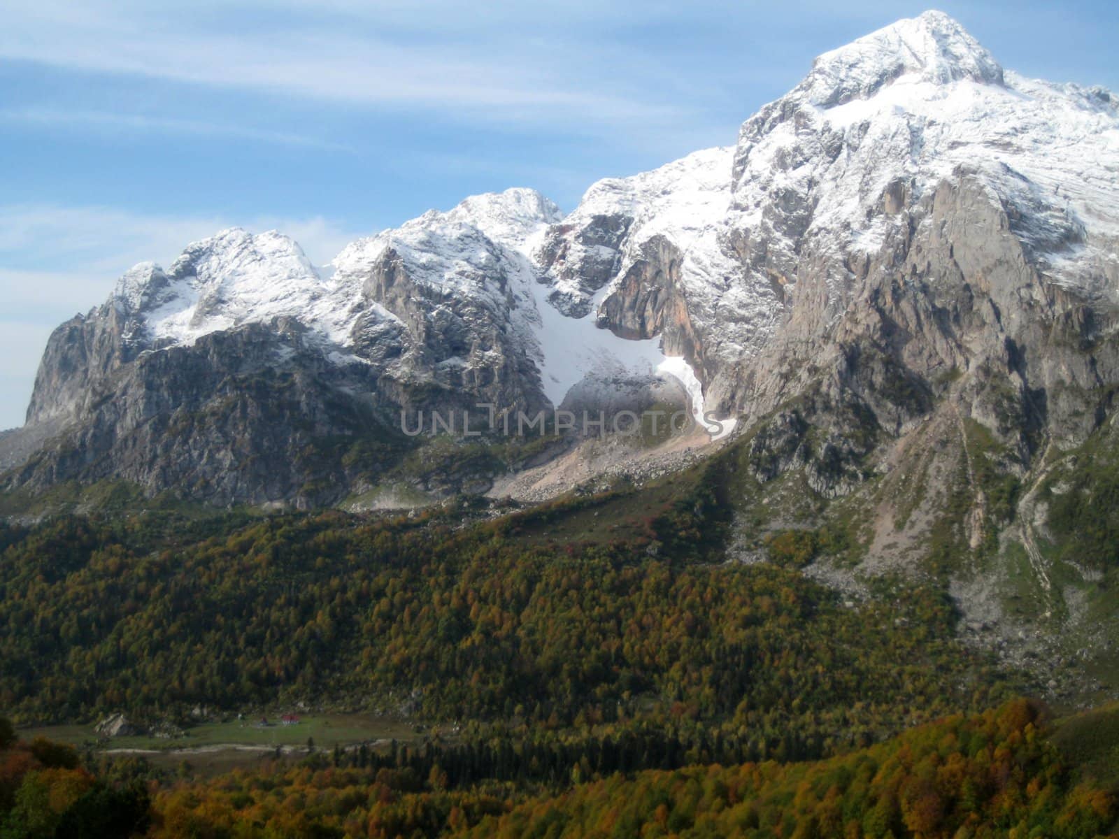 Mountains, caucasus, rocks, a relief, a landscape, wood, the nature, a panorama, a landscape, a ridge, top, breed, the sky, reserve, a pattern, a background, a kind, a structure, trees, a slope, peak, beauty, bright, a file, clouds, snow, a glacier, greens, autumn