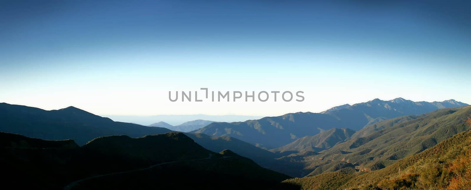 Landscape shot of the Los Padres National Forest.