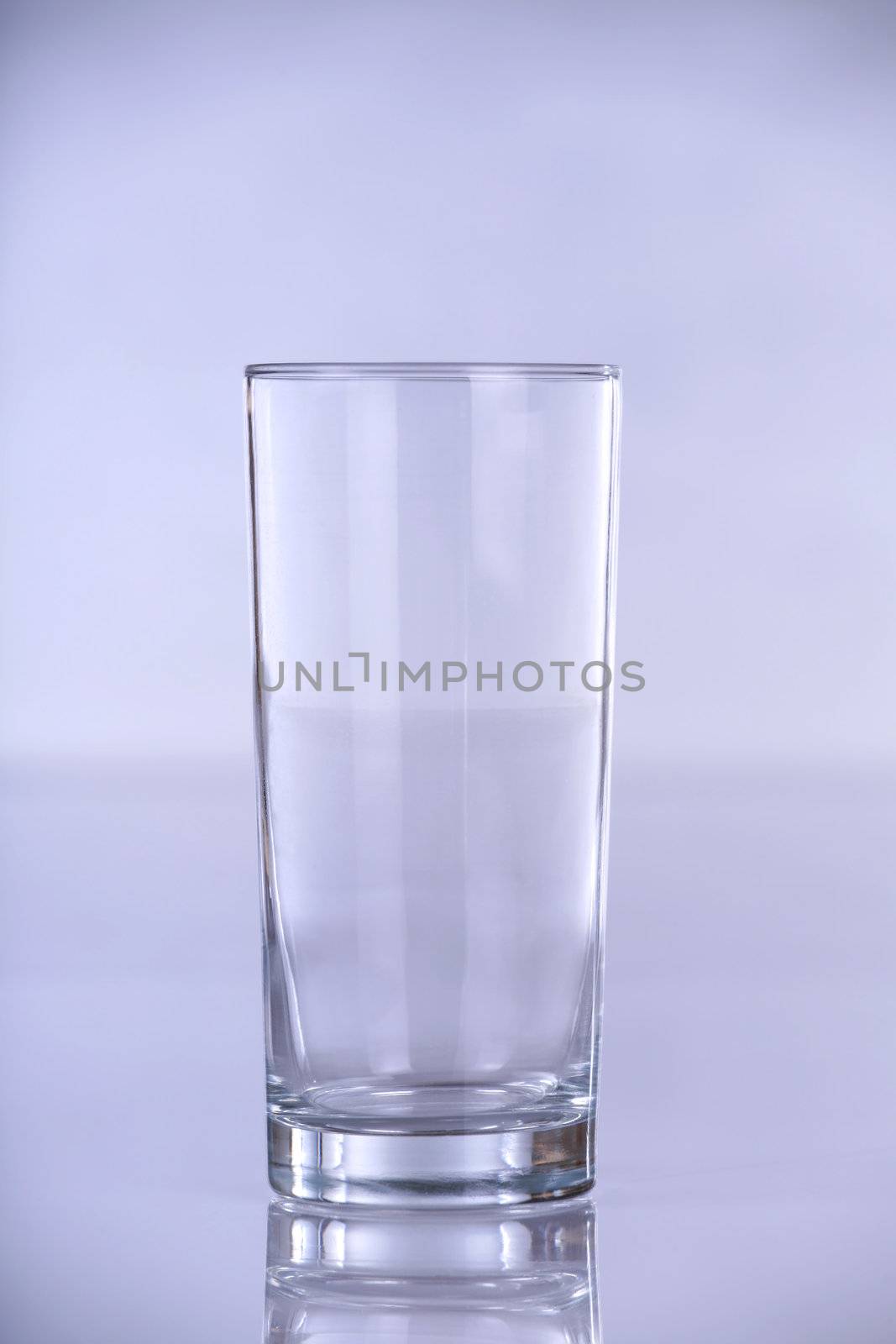 Clear glass, focus on sides shallow DOF