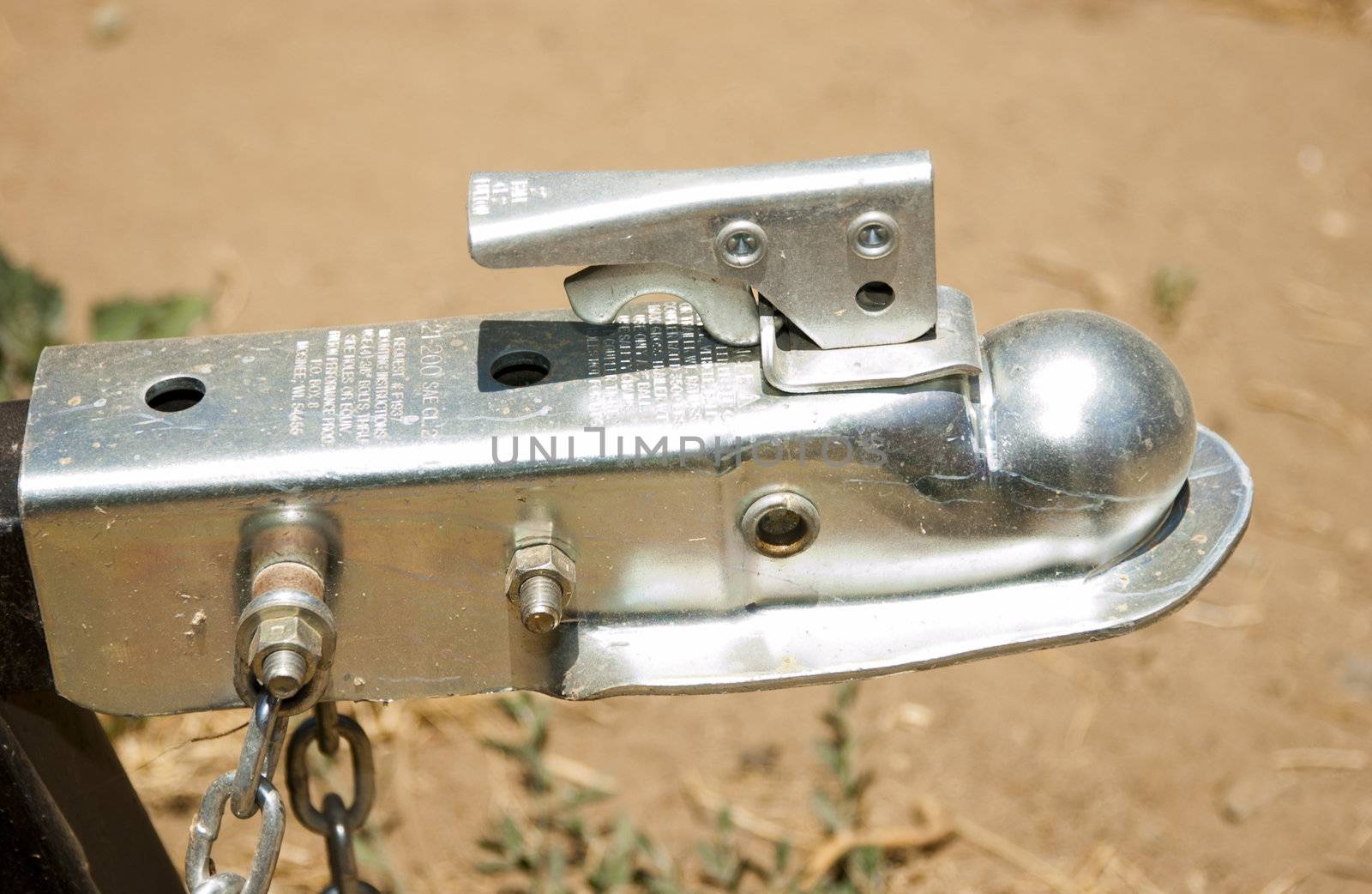 Trailer hitch for towing