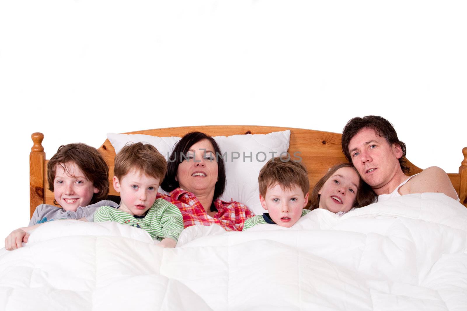 Whole family in bed by DNFStyle