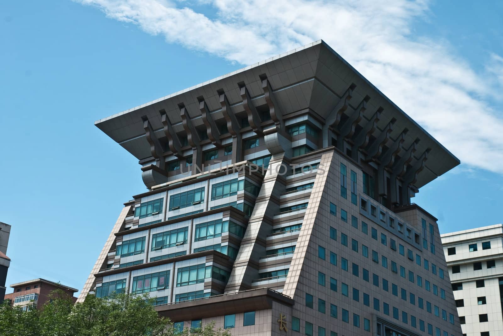 Shape in the design of commercial building