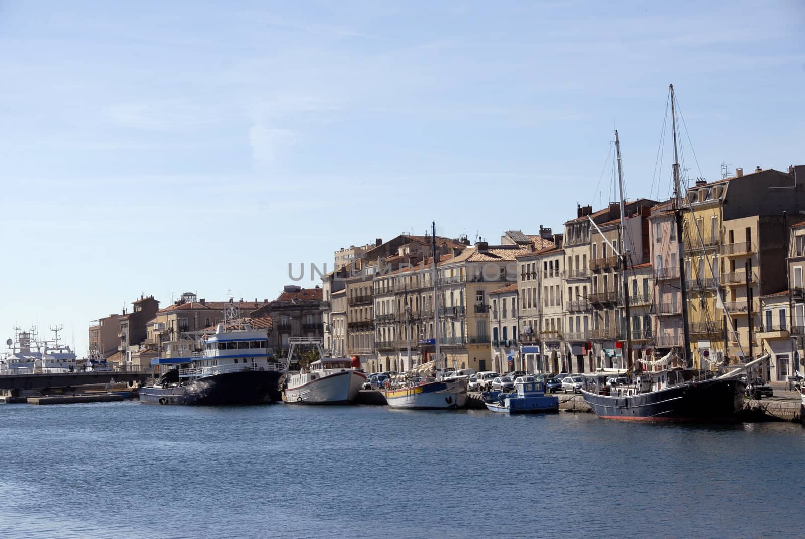 harbor of Sete (Languedoc Roussillon) by cynoclub