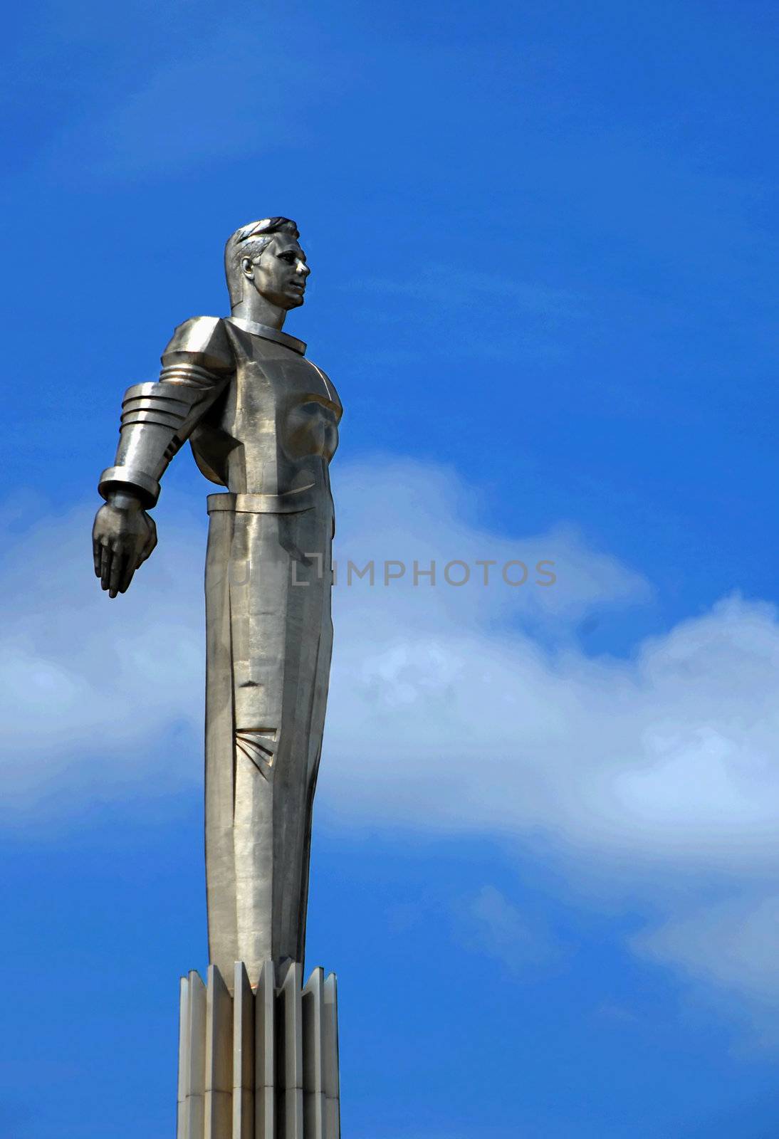 first russian astronaut Yuriy Gagarin monument in Moscow