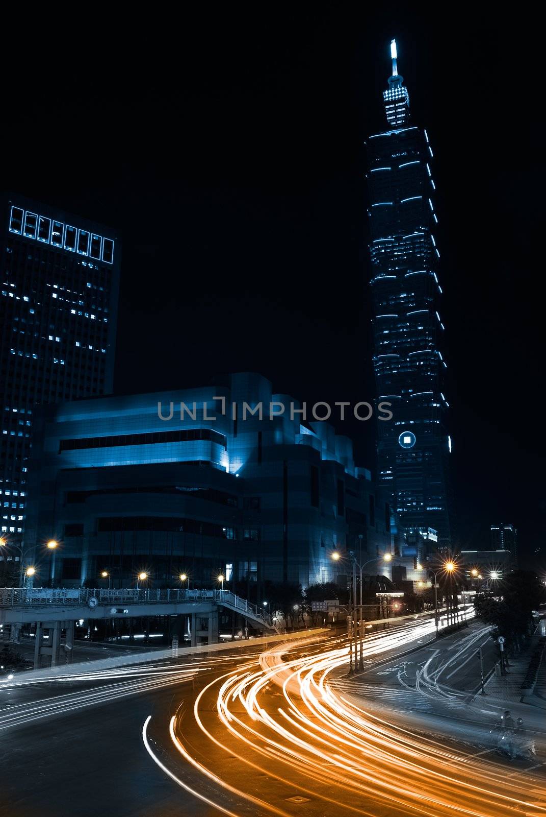 Night Scenes Taipei 101 by elwynn