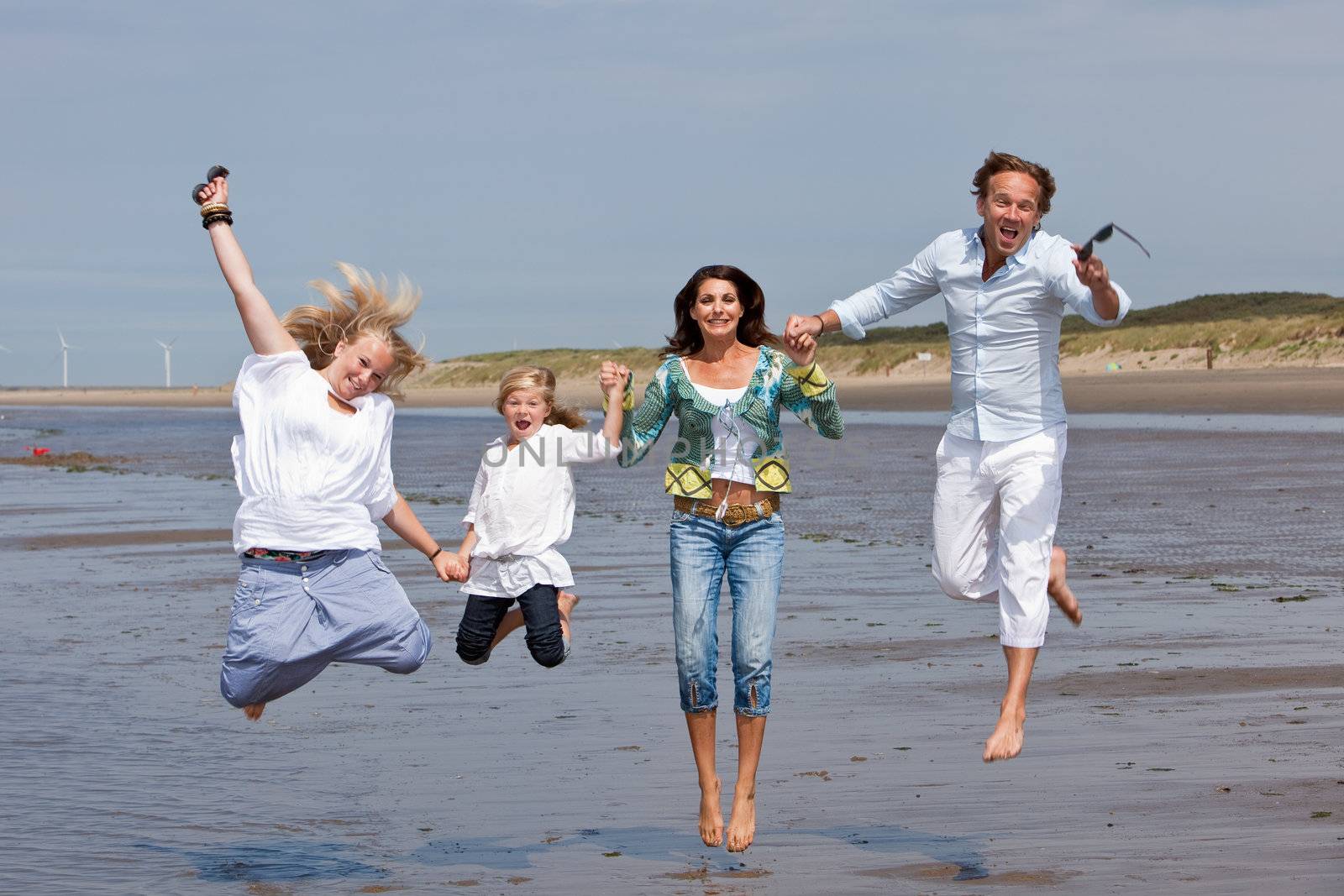 Jumping family by Fotosmurf