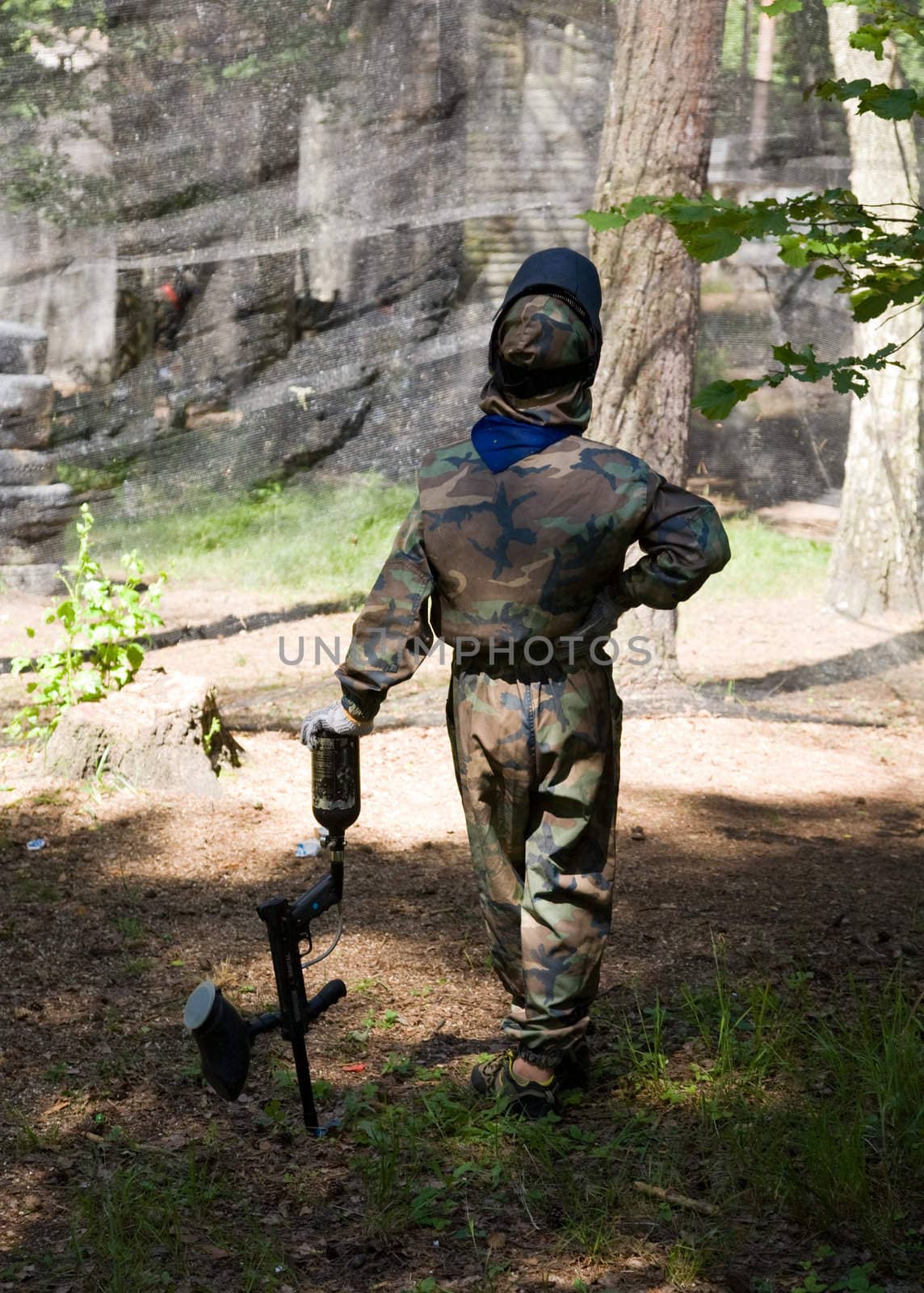 paintball games boy playing war 