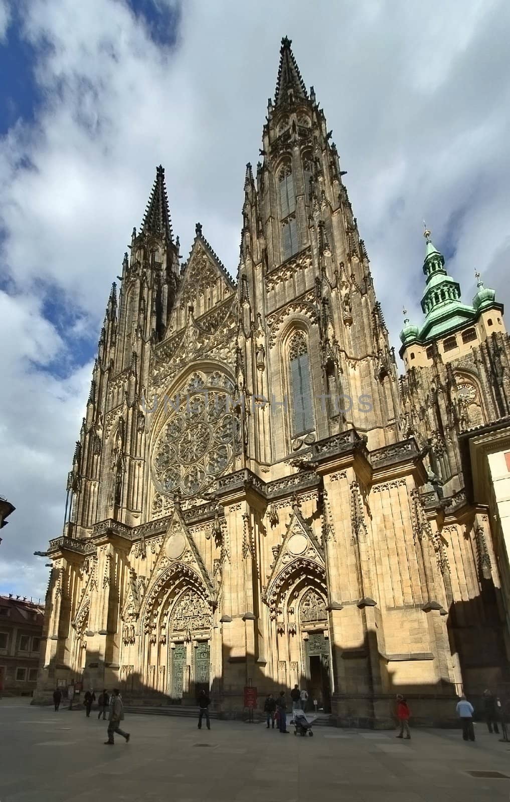 Prague castle - view to front of St.Vitus cathedral 