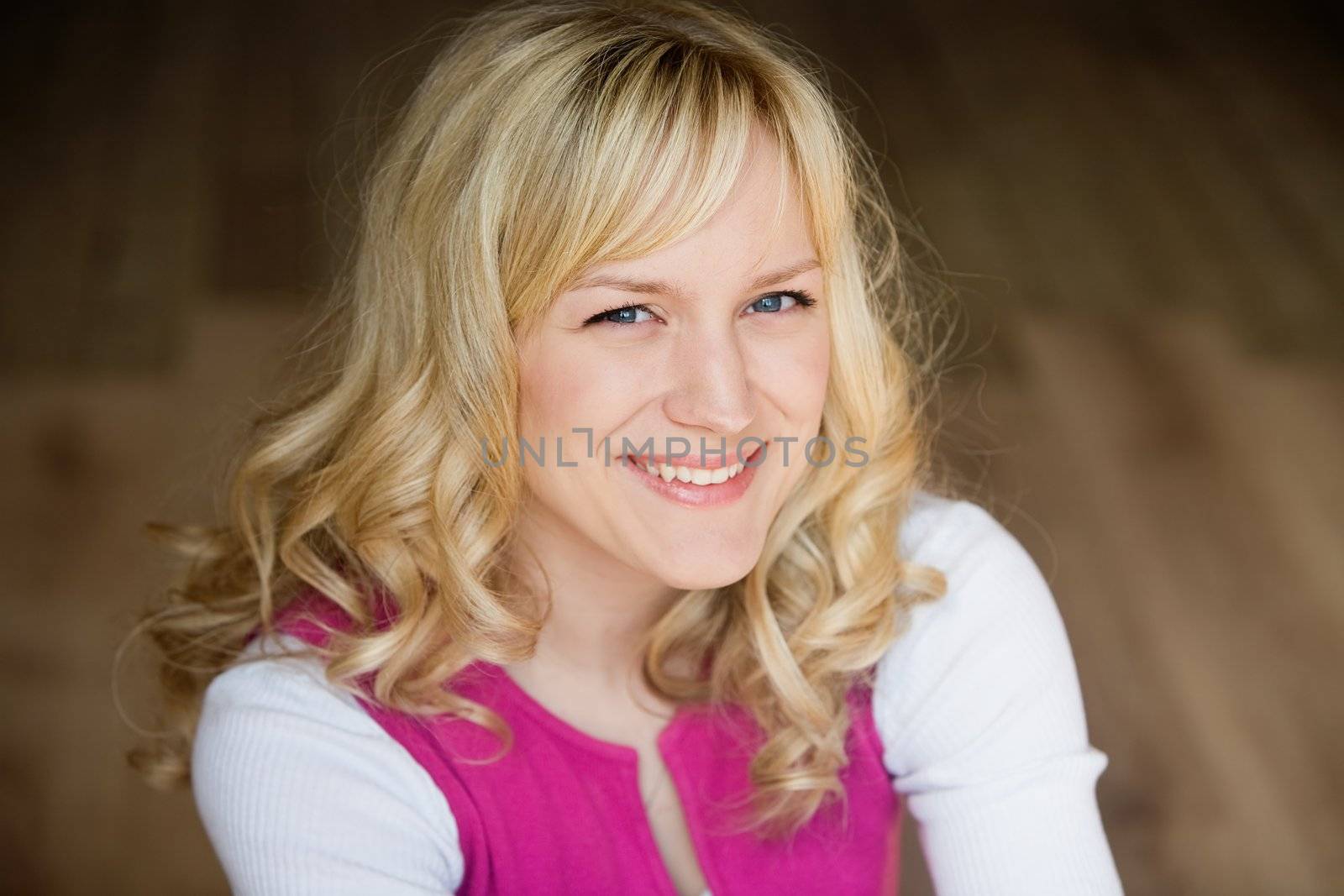 Portrait of the smiling blonde by Gravicapa
