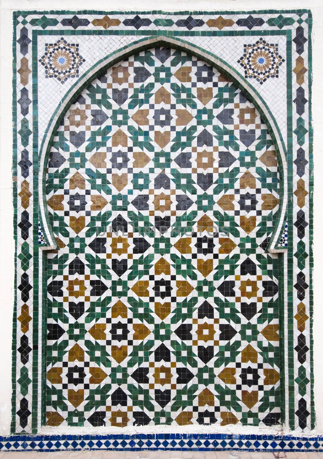 Moroccan style ceramic mosaic - Best of Morocco