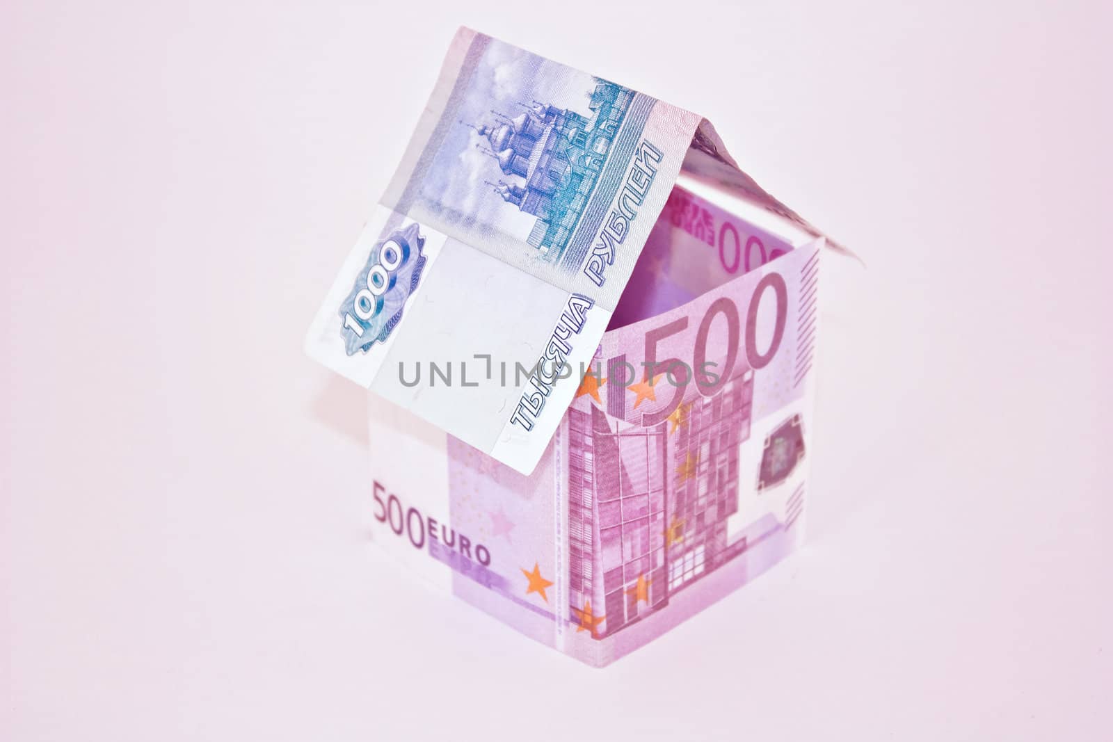 Money house by Baltus