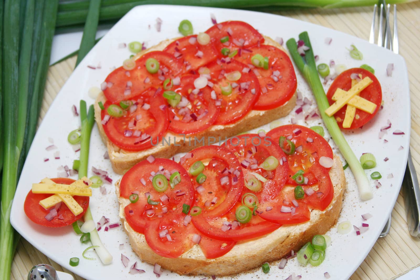 bread with tomatoes