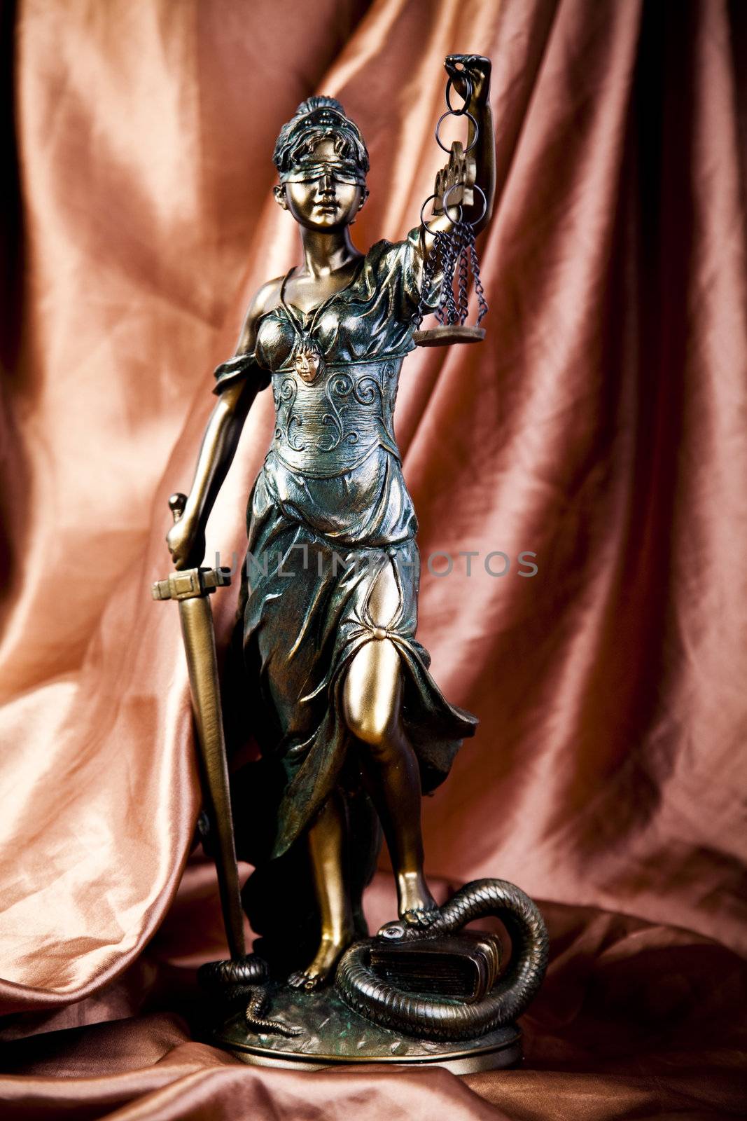 Statue of lady justice by JanPietruszka