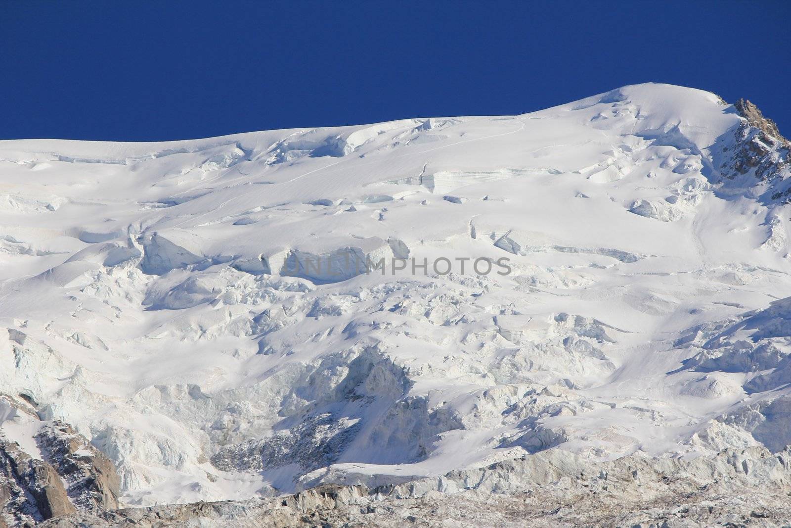 mountain by mariephotos