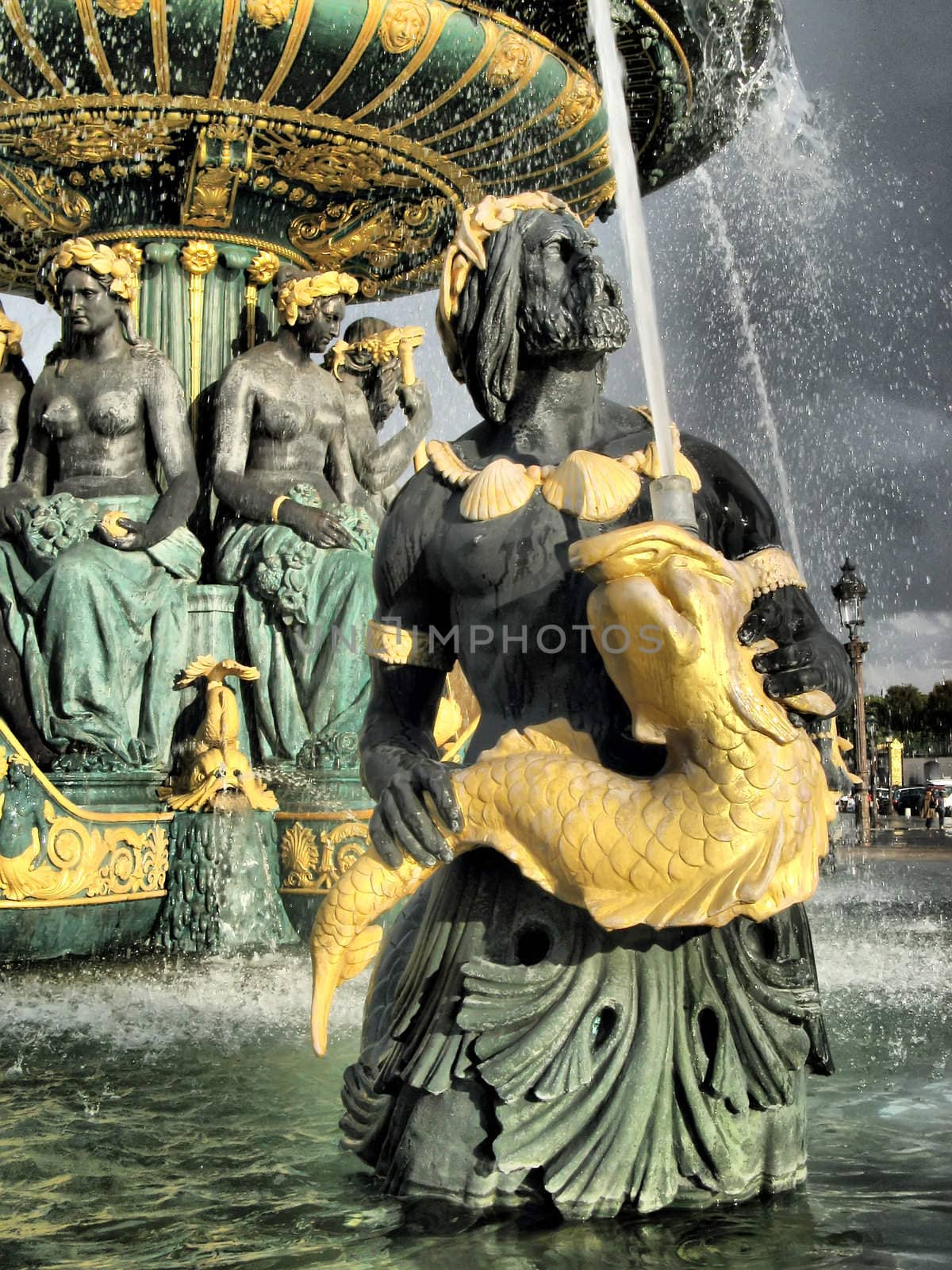hdr image of a fountain at the Concorde place in Paris