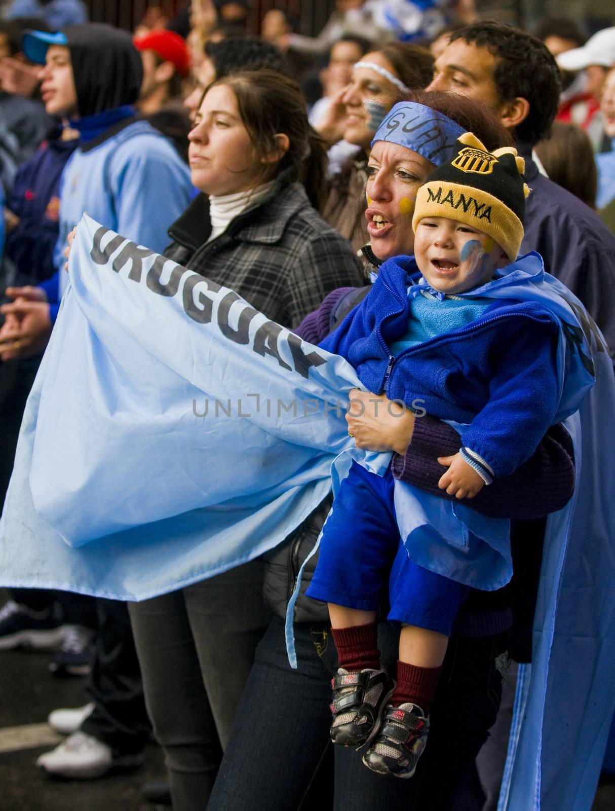 MONTEVIDEO - JULY 06: Uruguayan football funs watching the matcch between Uruguay and Netherlands in the 2010 world cup semifinal  on July 06, 2010 in Montevideo, Uruguay 