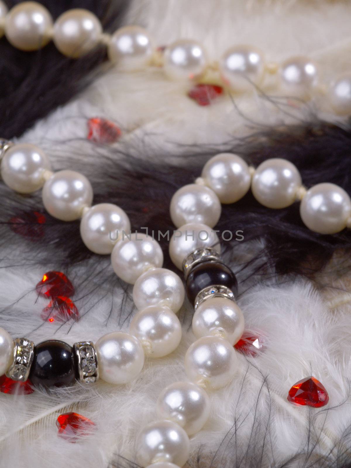 pearl necklace by derausdo