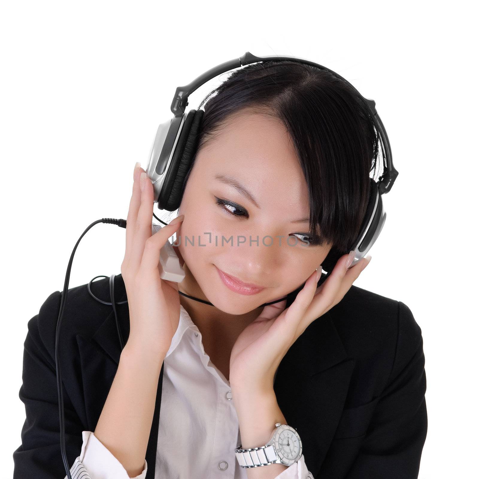 business lady listen music by elwynn