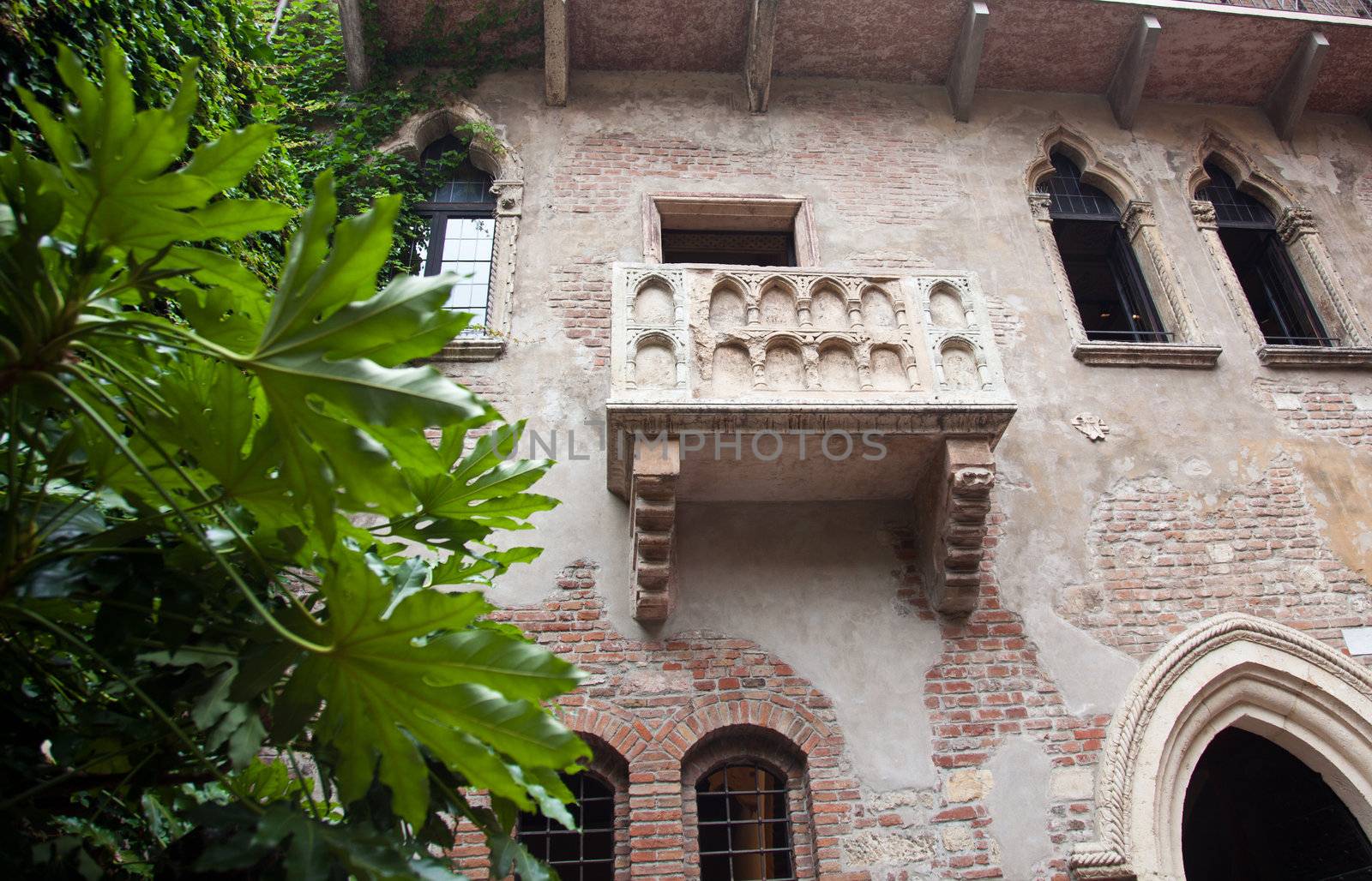 Juliet's balcony in Verona by steheap