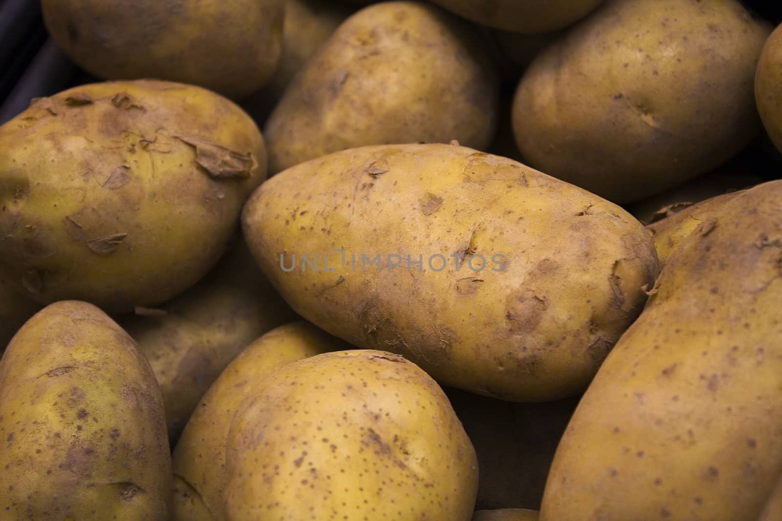 potatoes raw vegetables food pattern in market 