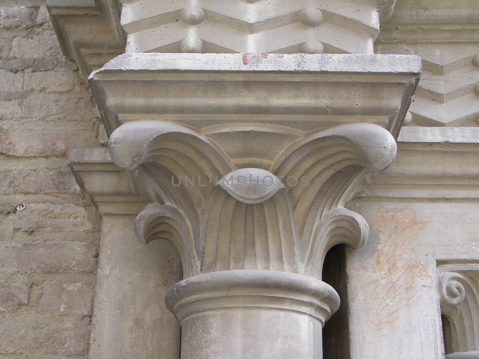 Column capital